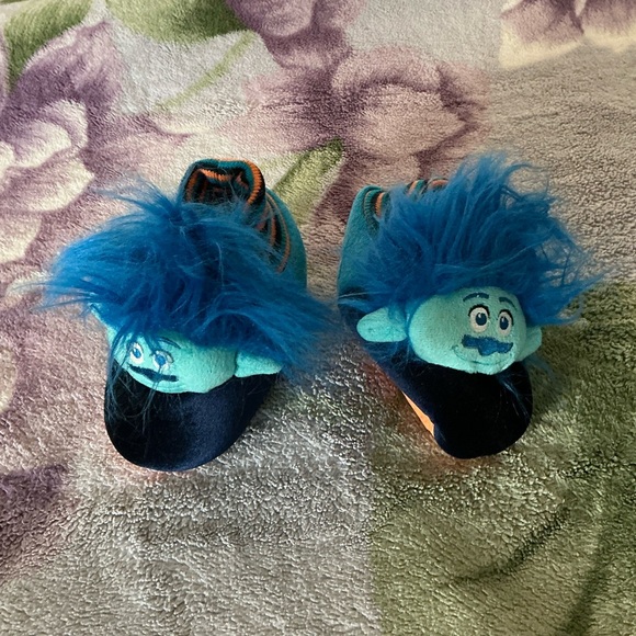DreamWorks Trolls Branch Sock Slippers for Kids - Picture 3 of 9
